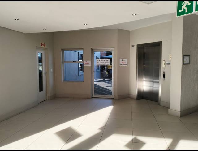 422M² BUSINESS CENTRE TO LET IN ROSENPARK
